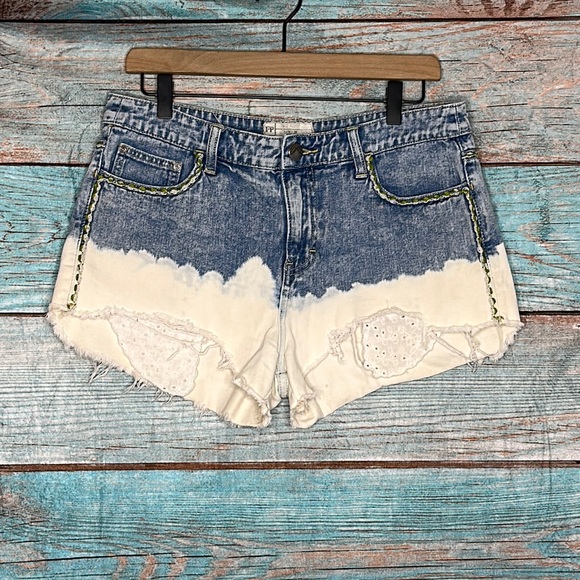 Free People Jean Denim Shorts Size 29 White Blue - Picture 1 of 5